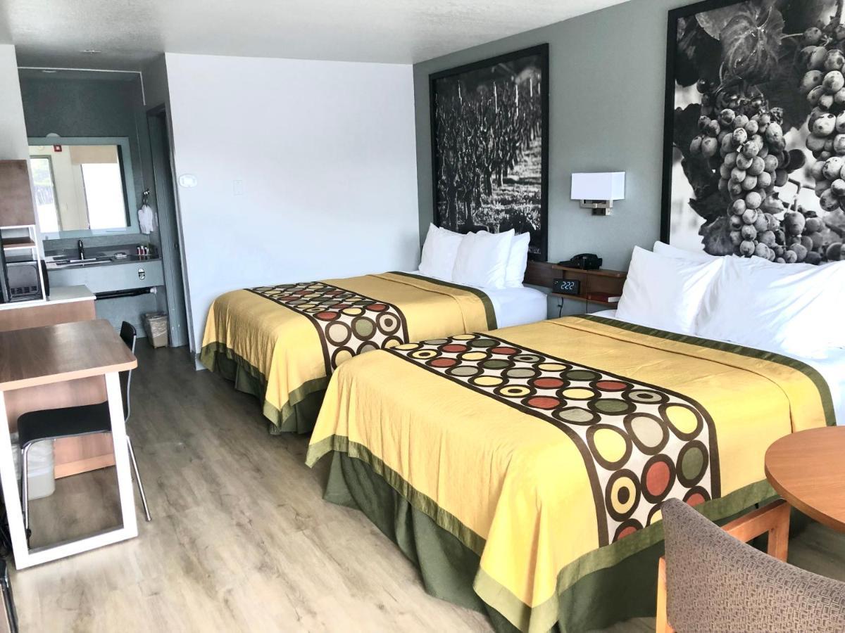 ซูเปอร์ 8 บาย วินด์แฮม ฟอร์ต บรากก์ Motel ฟอร์ตแบรก ภายนอก รูปภาพ