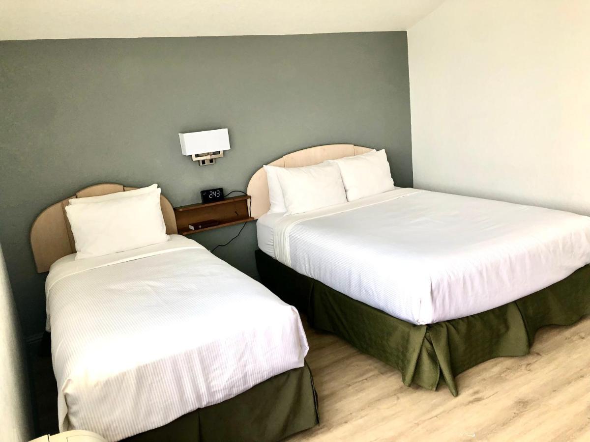 ซูเปอร์ 8 บาย วินด์แฮม ฟอร์ต บรากก์ Motel ฟอร์ตแบรก ภายนอก รูปภาพ