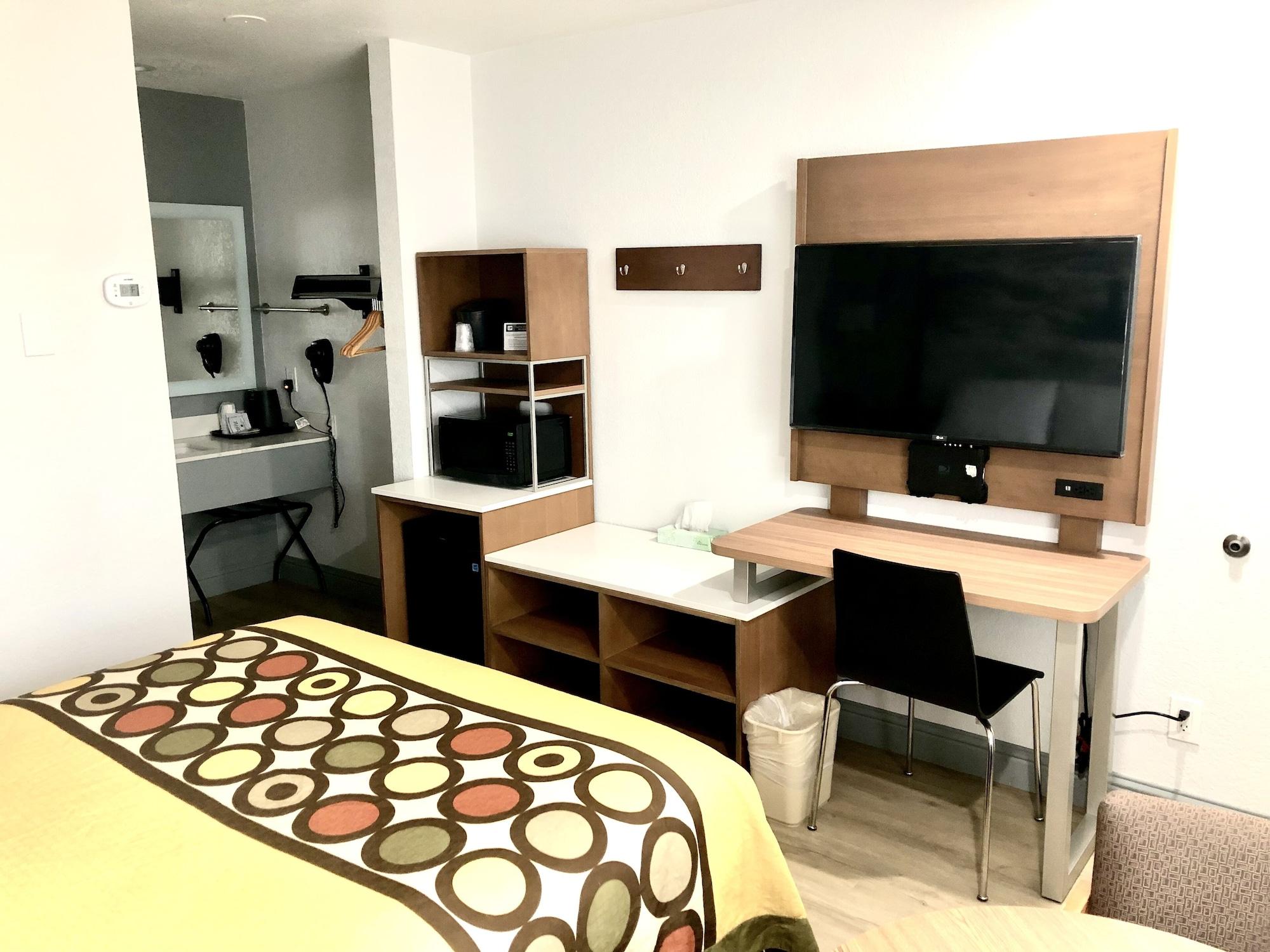 ซูเปอร์ 8 บาย วินด์แฮม ฟอร์ต บรากก์ Motel ฟอร์ตแบรก ภายนอก รูปภาพ