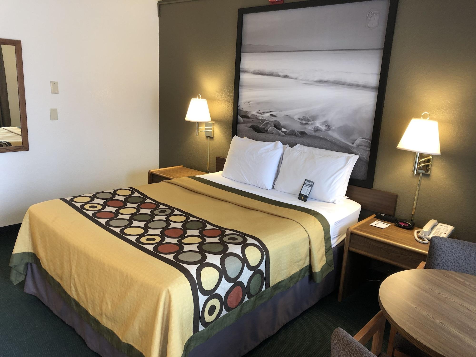 ซูเปอร์ 8 บาย วินด์แฮม ฟอร์ต บรากก์ Motel ฟอร์ตแบรก ภายนอก รูปภาพ