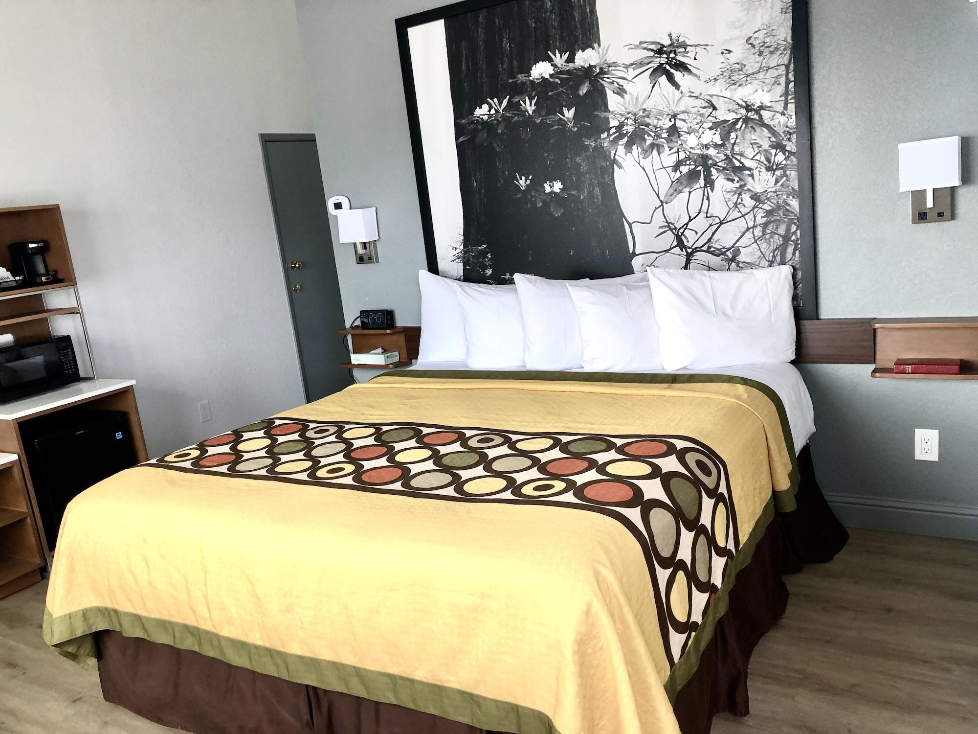 ซูเปอร์ 8 บาย วินด์แฮม ฟอร์ต บรากก์ Motel ฟอร์ตแบรก ภายนอก รูปภาพ