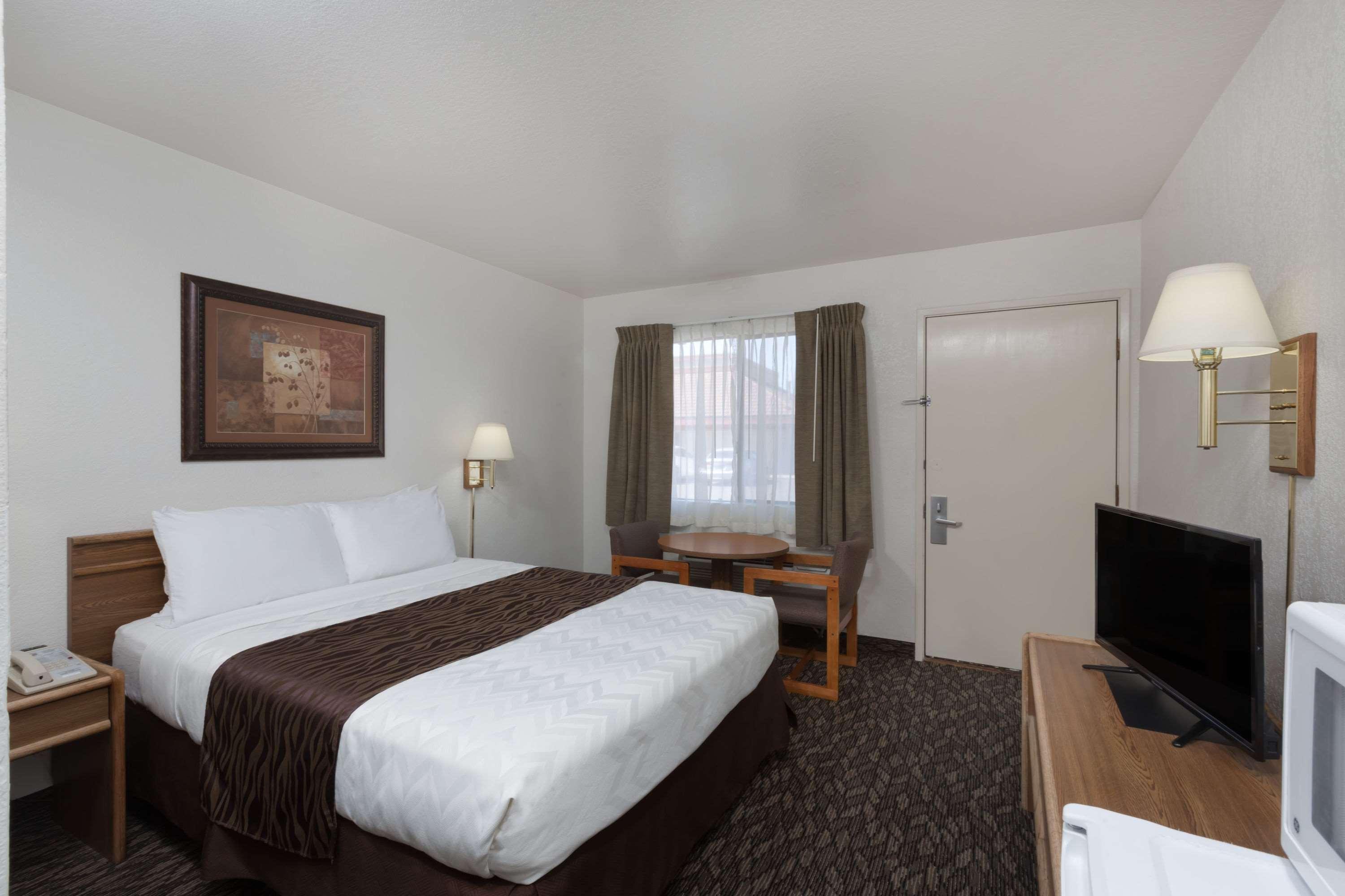 ซูเปอร์ 8 บาย วินด์แฮม ฟอร์ต บรากก์ Motel ฟอร์ตแบรก ภายนอก รูปภาพ