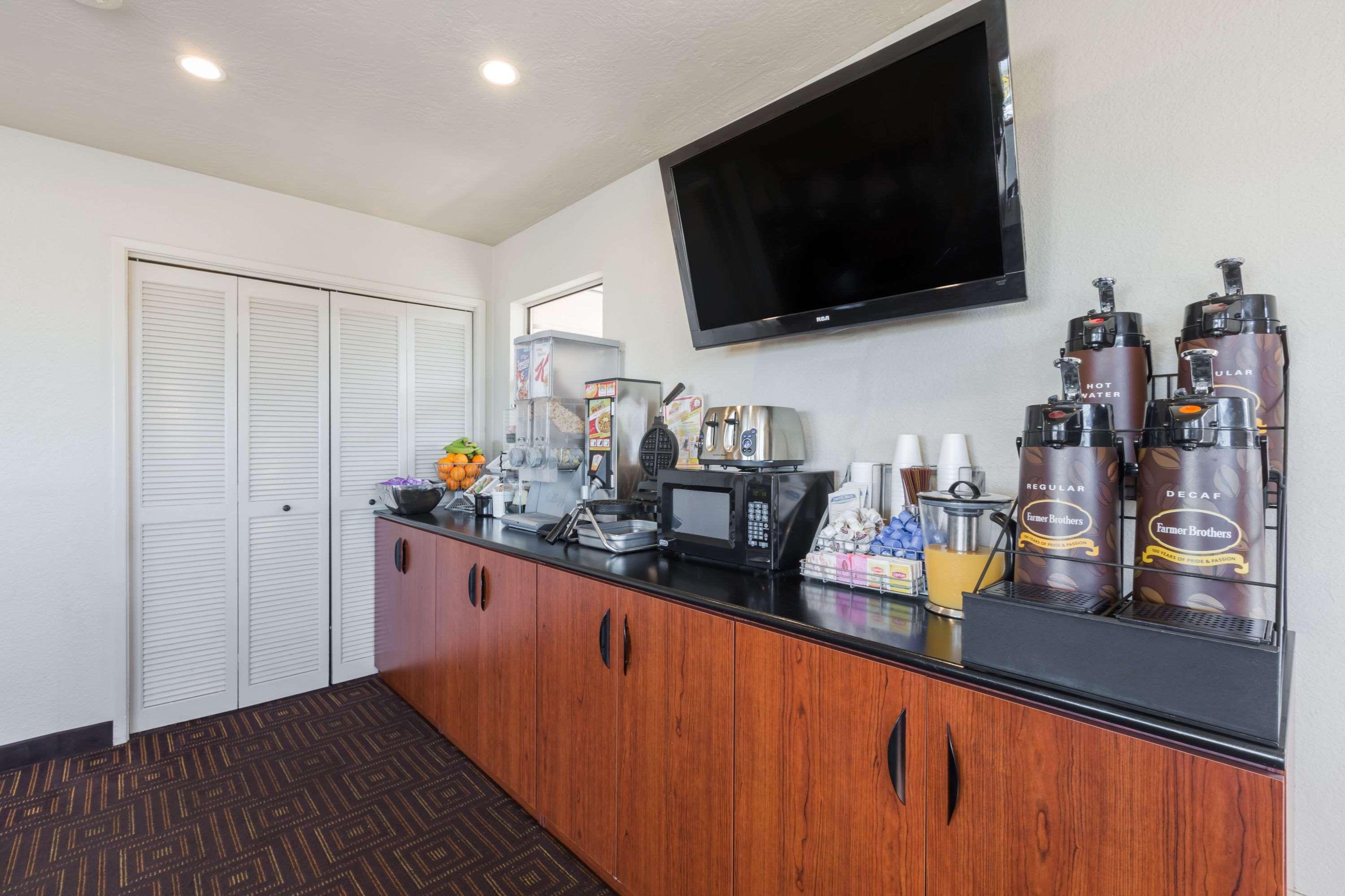 ซูเปอร์ 8 บาย วินด์แฮม ฟอร์ต บรากก์ Motel ฟอร์ตแบรก ภายนอก รูปภาพ