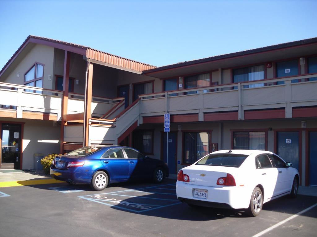 ซูเปอร์ 8 บาย วินด์แฮม ฟอร์ต บรากก์ Motel ฟอร์ตแบรก ภายนอก รูปภาพ